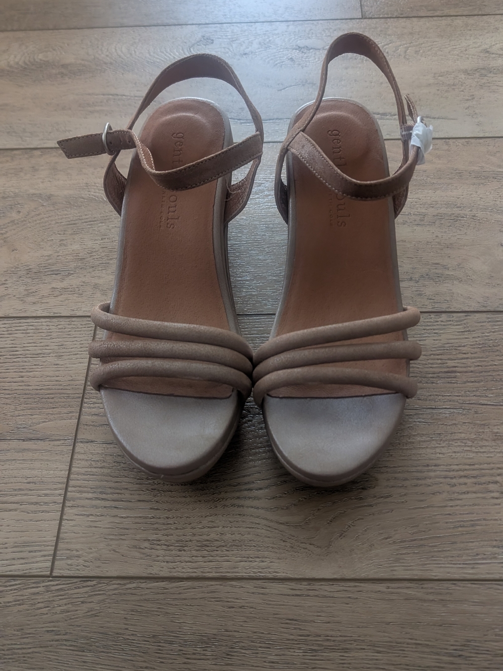 Gentle Souls Womens Tan Strappy Slingback Sandals - Picture 12 of 12
